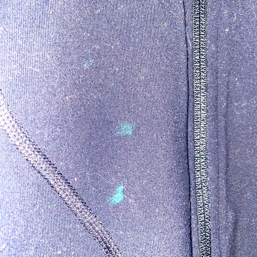 Lululemon Top. - Picture 2 of 3